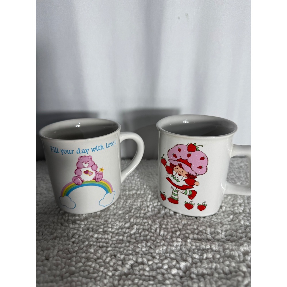 VTG 1983 Care Bears & Strawberry Shortcake Stoneware Mug Set 2pc